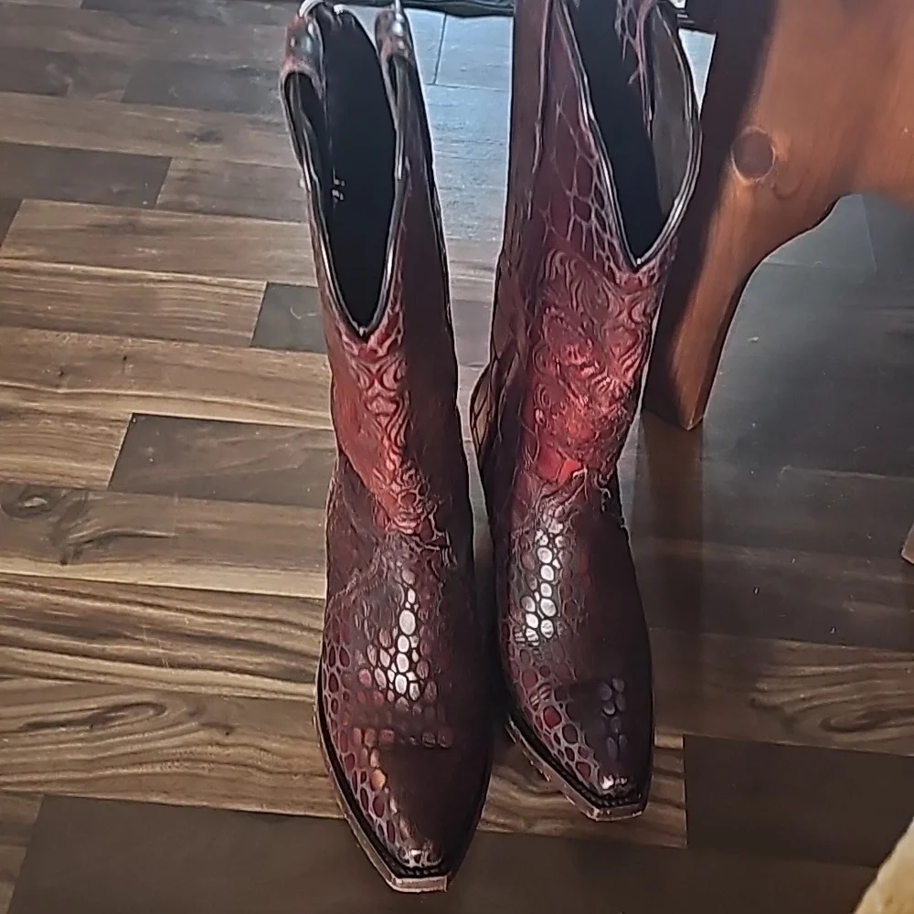 Ariat Katrina Sugar Skull boots - Picture 1 of 7